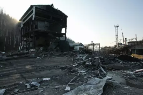 Пропавших на "Распадской" продолжат искать до сентября