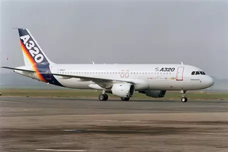 Самолет пролетел мимо аэропорта из-за болтливости летчиков