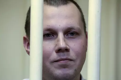 Суд отстранил двух присяжных по делу Захаркина