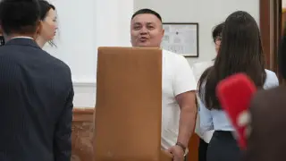 Грустный министр, смеющиеся депутаты и скорая. Репортаж из-за кулис Послания