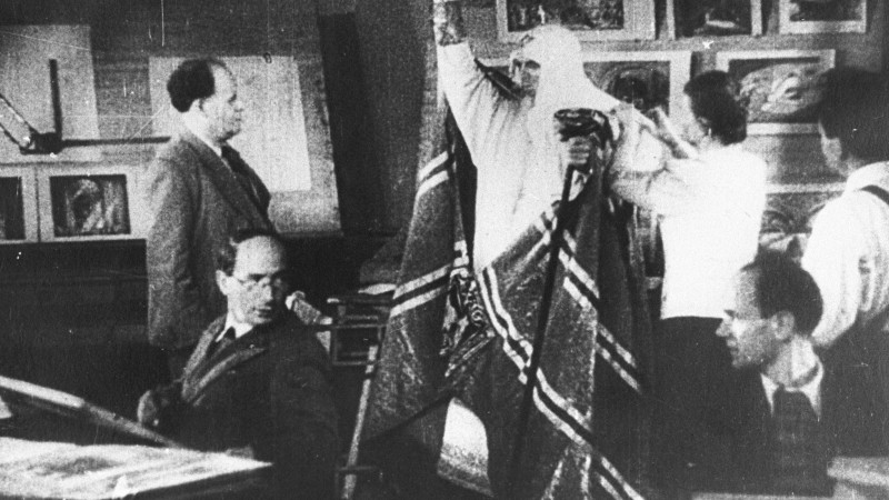 Режиссёр Сергей Эйзенштейн во время съёмок фильма "Иван Грозный" и артист Николай Черкасов, Алма-Ата, 1941 год