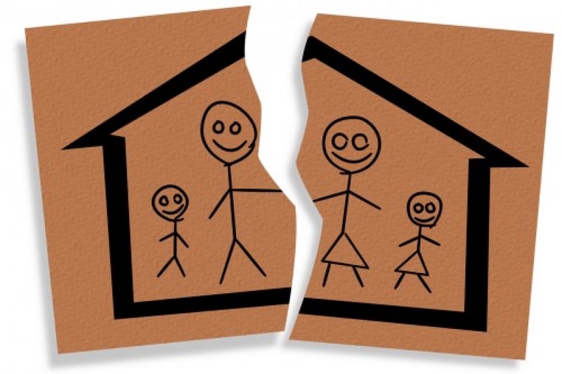 Қоғамдық жерде мөлдір бейнеде