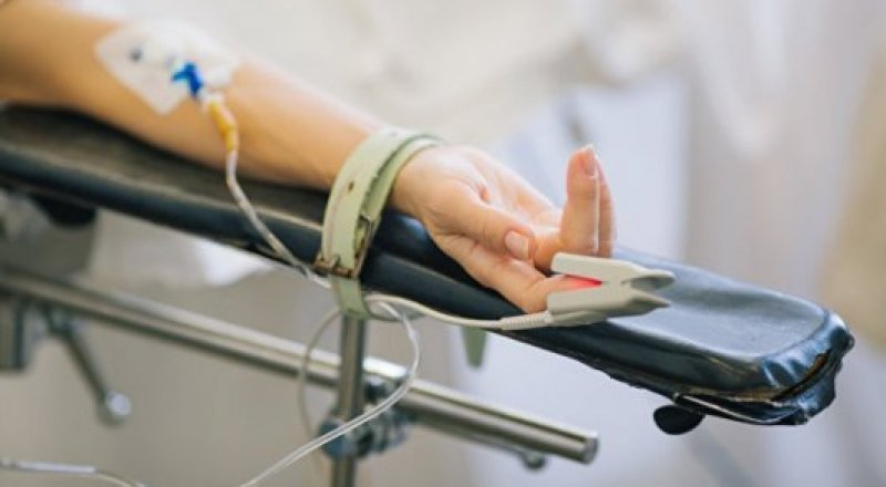 Еркектің еркекті ұрып жатқан видеосы