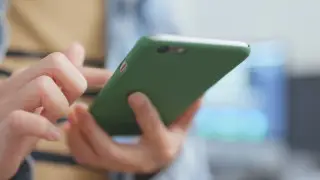 Ұялы телефоныңыз тыңдала ма?