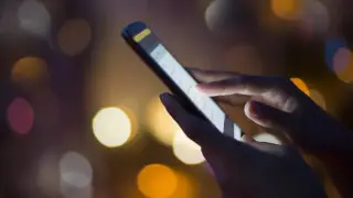 Смартфон пайдалану ми қатерлі ісігіне шалдықтыратыны рас па?