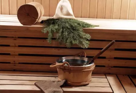 Пожар в бане в Брянске заставил людей выбегать на улицу голышом