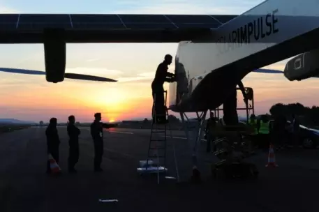 Solar Impulse отправился в первый круглосуточный полет
