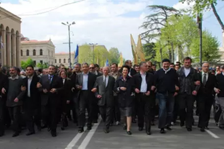 В Тбилиси произошло столкновение между оппозиционерами и полицией