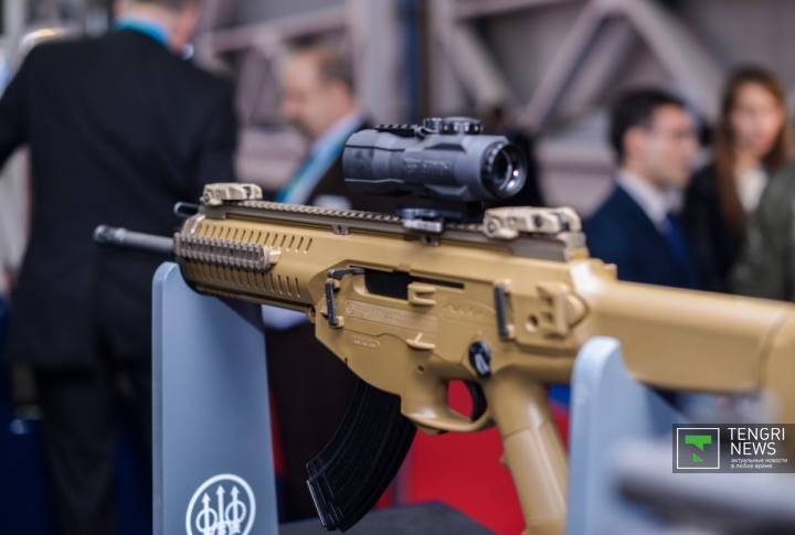 Штурмовые винтовки, произведенные компанией "Beretta", Италия. Министерство обороны уже пользуется таким оружием. Также в Казахстане применяют снайперские винтовки этой фирмы.