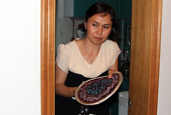 Гульзат успевает учиться, следить за домом и ребенком. ©Роза Есенкулова