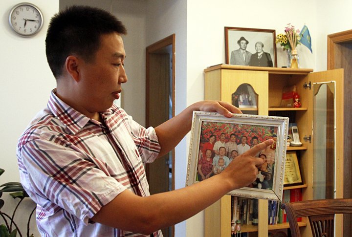 Отец и мать Айдына уже скончались. ©Роза Есенкулова