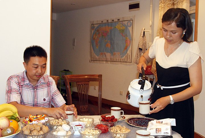 Айдын считает, что его знания и умения могут пригодиться в Казахстане. Он знает китайский, английский, казахский языки, у него математическое мышление. ©Роза Есенкулова