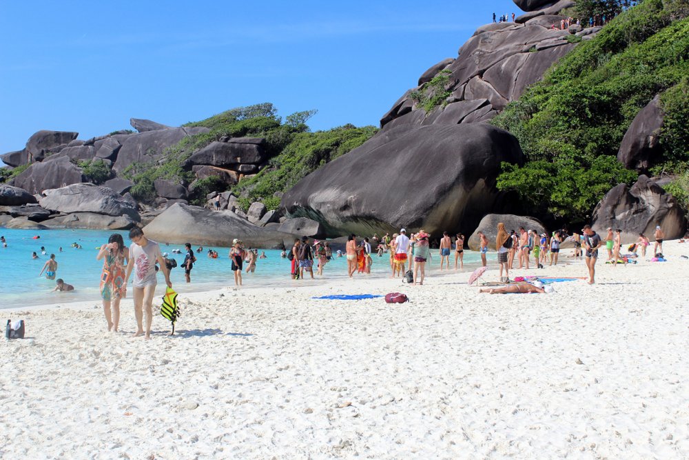 Пляж на Симиланских островах.