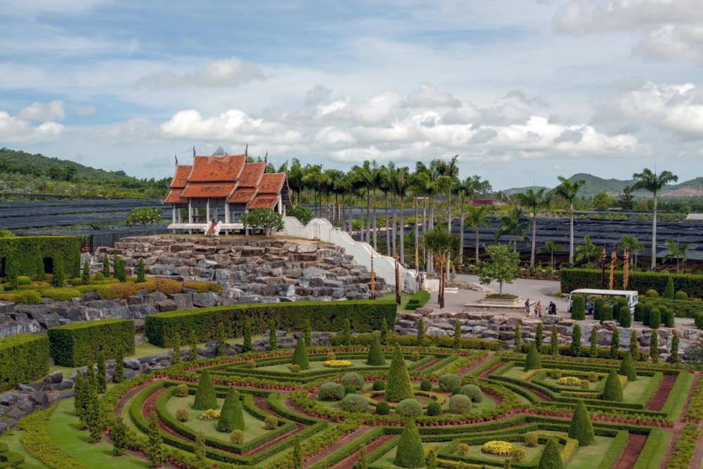 Парк Нонг-Нуч в Паттайе обязателен для посещения.