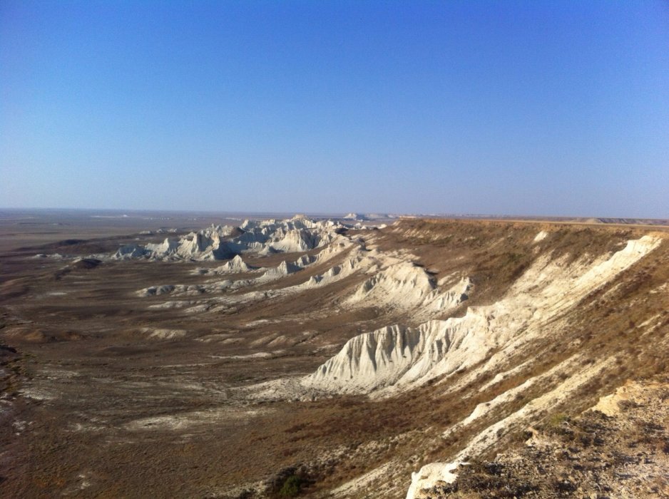 Природа - самый талантливый художник. Ветер и вода создали уникальные пейзажи.