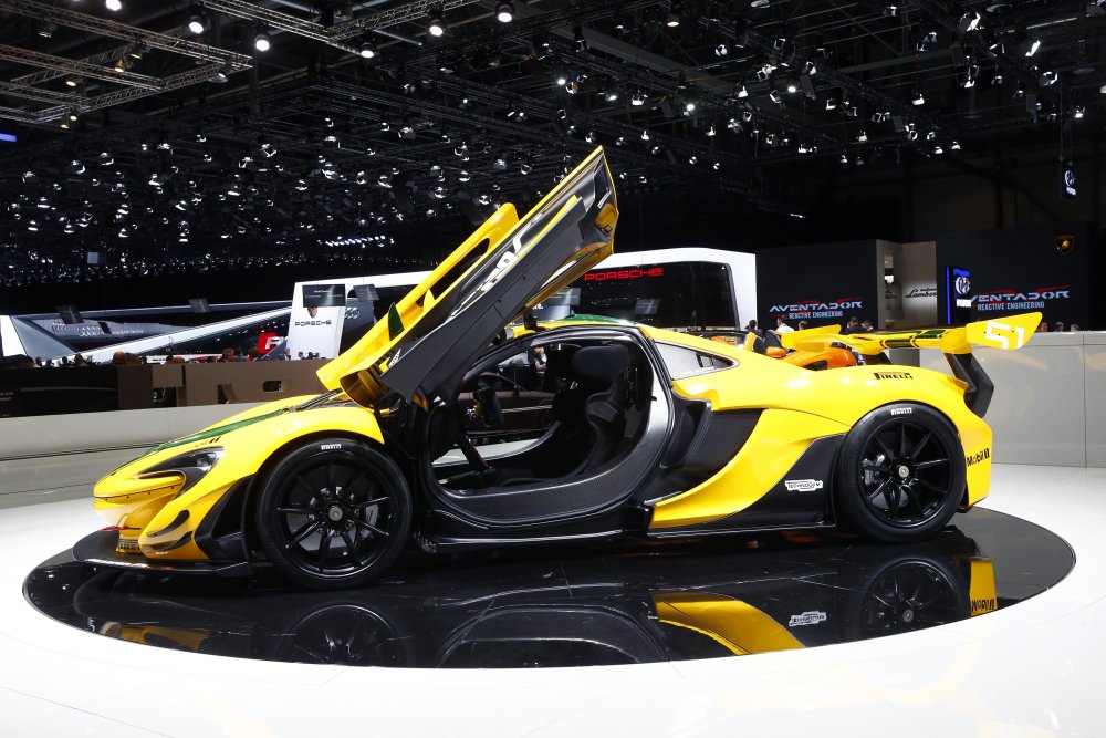 Одна из самых мощных на всем автосалоне - трековая версия суперкара McLaren P1 GTR. Правда, чтобы обладать такой машиной, необходимо уже иметь опыт вождения McLaren © REUTERS