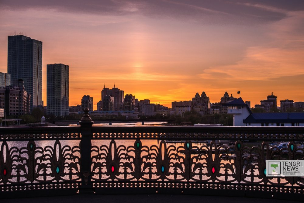 5:40. Мост через реку Есиль. Время рассвета. Фото Турар Казангапов ©