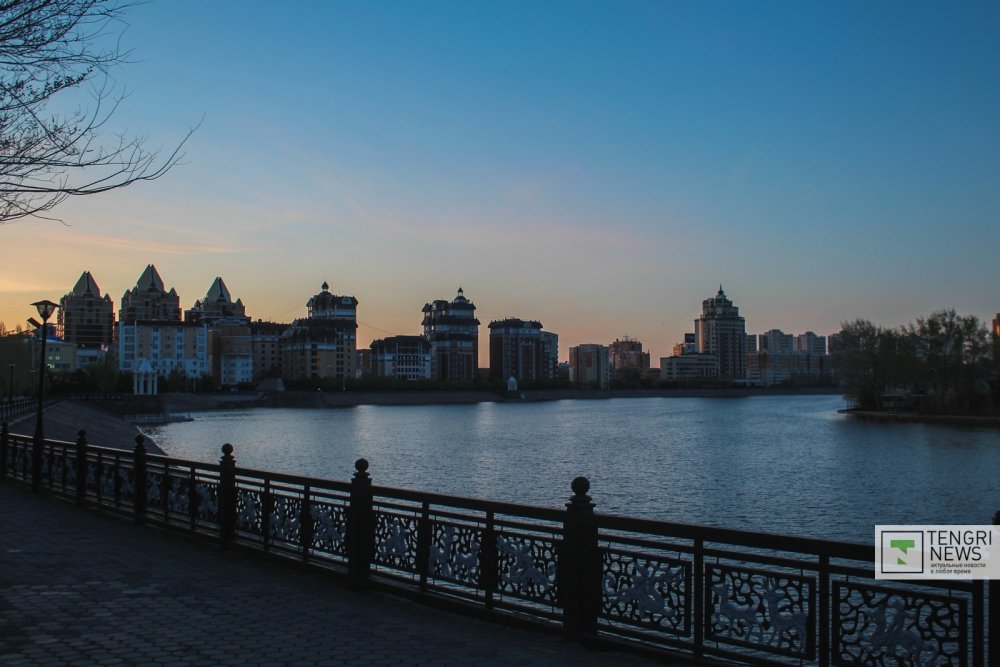 6:05. Набережная. Фото Ренат Ташкинбаев ©