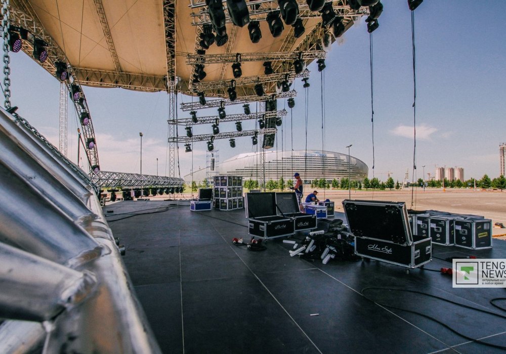 Ожидается, что 3 июля здесь будет проходить Rock-Fest, на этой сцене будут выступать рок-звезды отечественной эстрады и приглашенные коллективы из России. 4 июля на этой сцене соберутся представители музыкального направления Hip-Hop. В завершающий день на этой площадке пройдет фестиваль диджеев. Фото Турар Казангапов ©