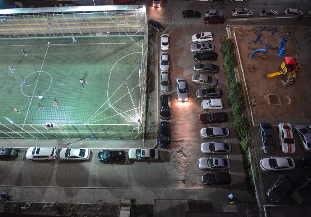 Проблему парковок в Астане поднимали депутаты Парламента, о ней знают и в правительстве. Сообщалось, что будут подготовлены необходимые поправки в строительные нормы с целью увеличения парковок в целом по стране. Фото Турар Казангапов©