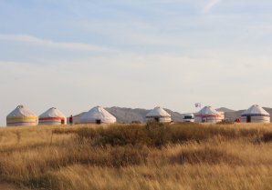 Улытау находится в 120 километрах от Жезказгана. После 16-часовой поездки из Астаны студентов ожидали несколько юрт прямо в сердце казахстанской степи. Фото Шокан Алхабаев ©