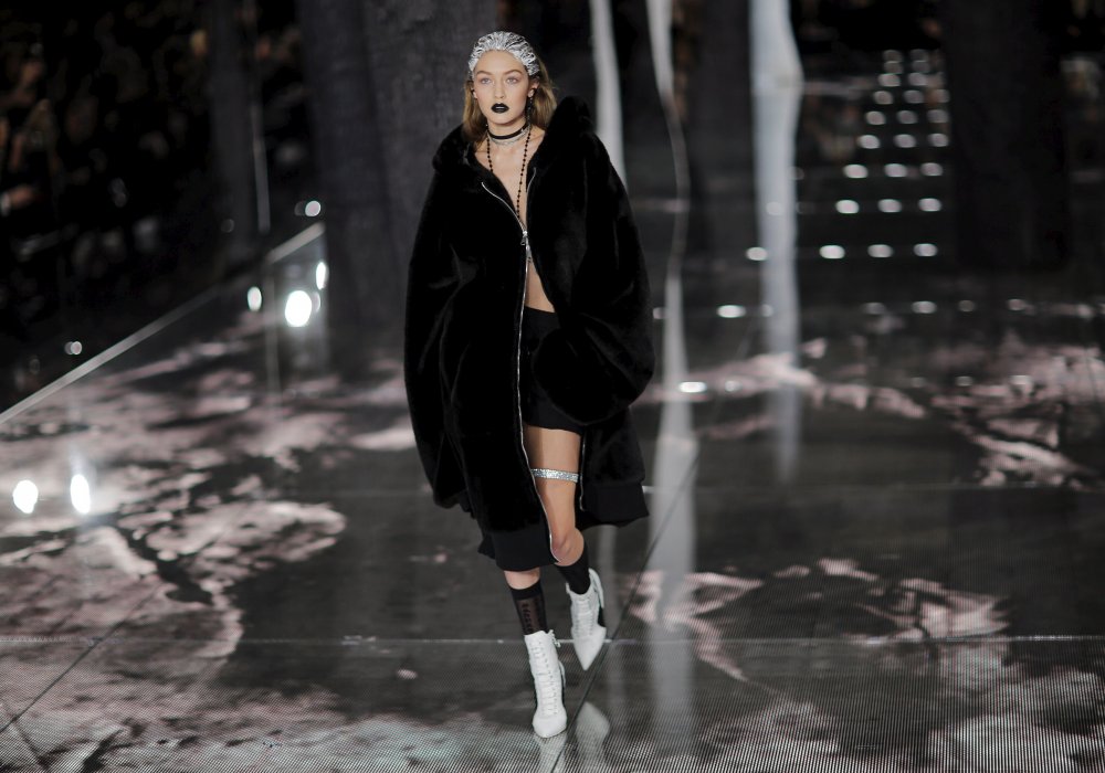 Модель Джиджи Хадид на презентации Fenty PUMA by Rihanna. ©REUTERS
