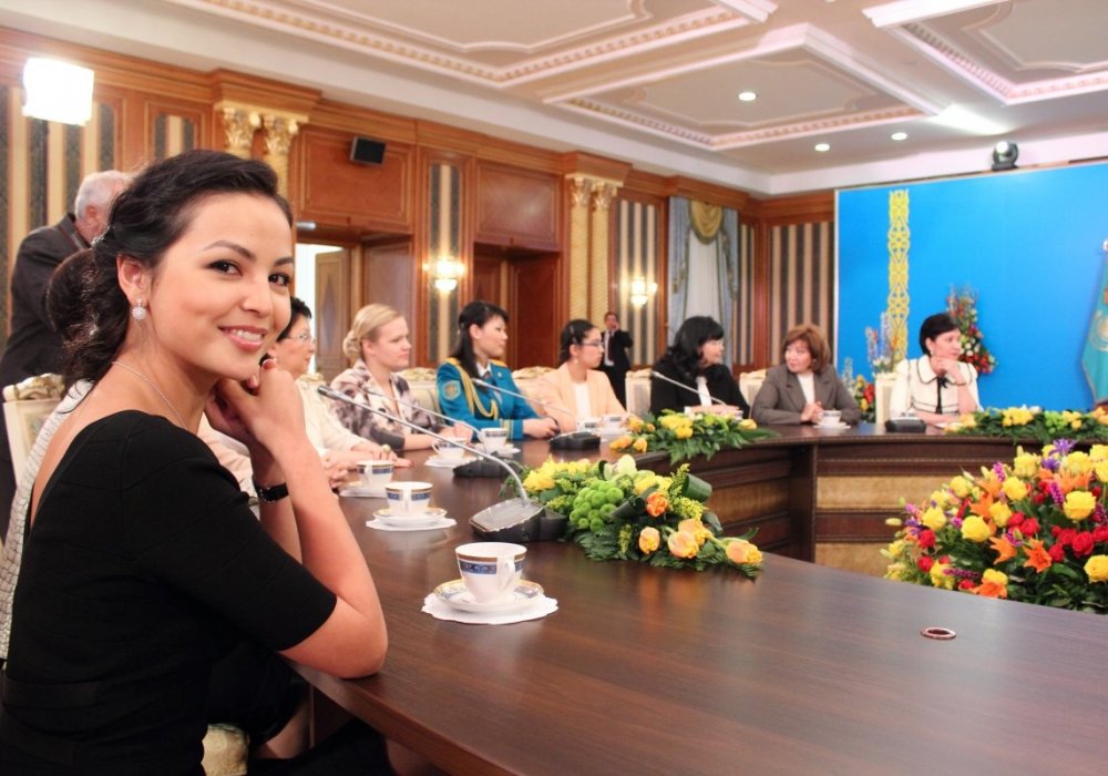 2012 год. "Мужчины могут говорить все что угодно о женщинах, а женщины делают с нами все, что хотят. Это уже признано, мы от этого не отказываемся". Фото Tengrinews.kz.