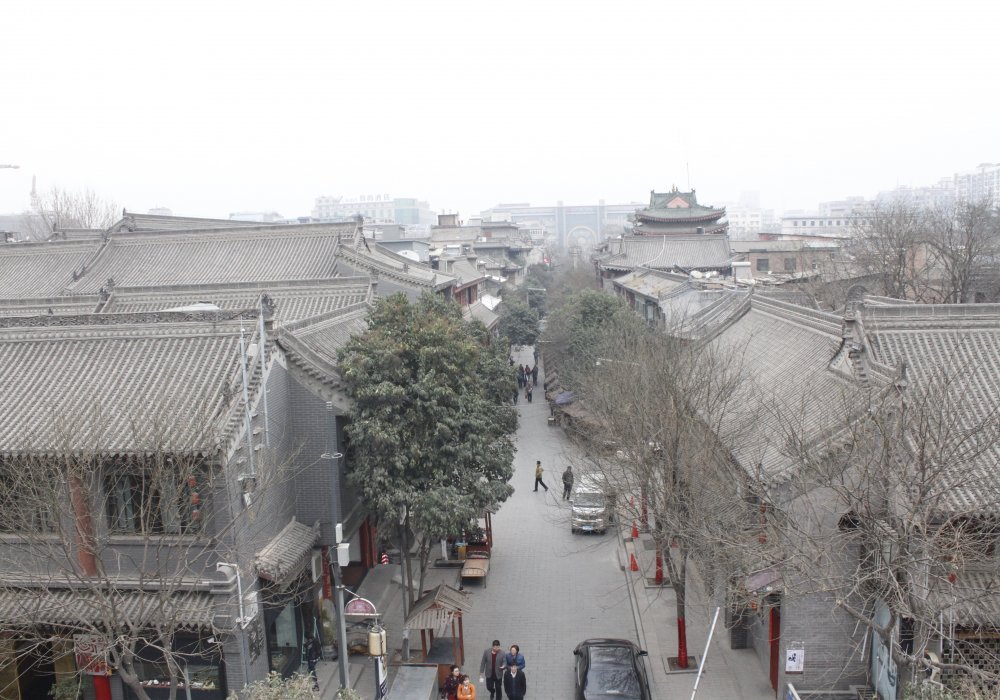 Вид сверху на антикварную улицу Сианя. Роза Есенкулова ©