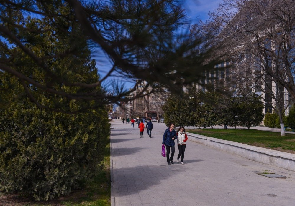 А вот так выглядит сам город.