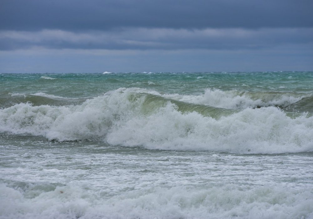 Смотреть на волны...