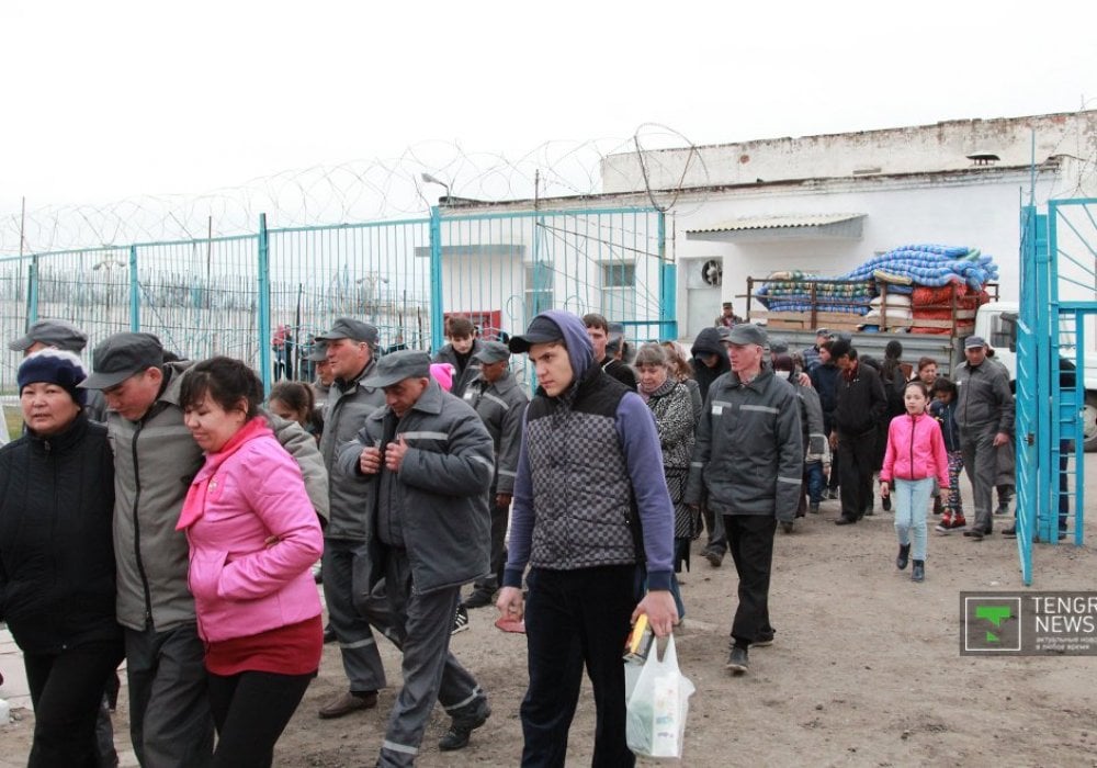 Посетителей у Жамалиева в этот день также не было. Как рассказывают сами заключенные, этот человек вообще особо ни с кем не общается.