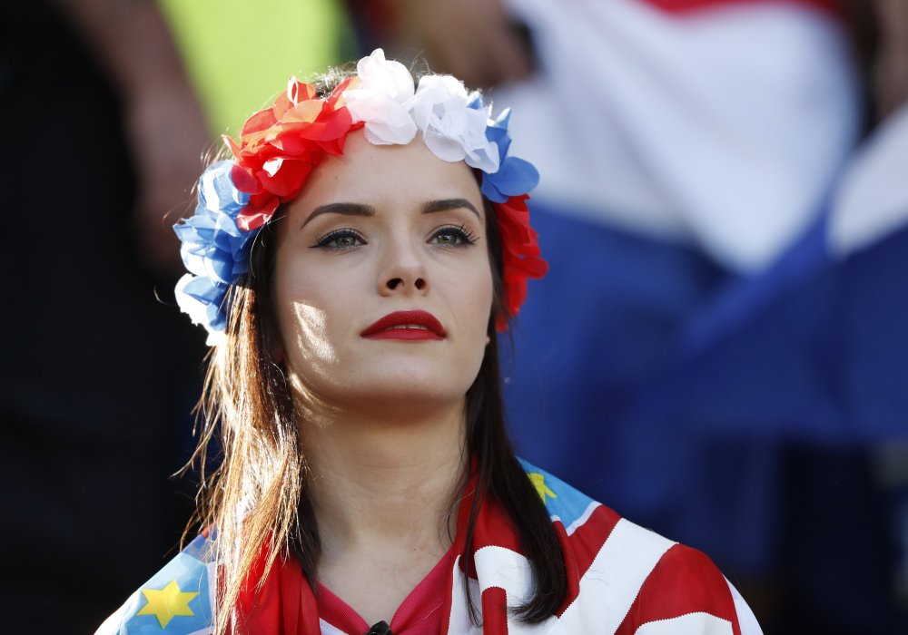 Евро-2016: С такими болельщицами проигрывать нельзя!