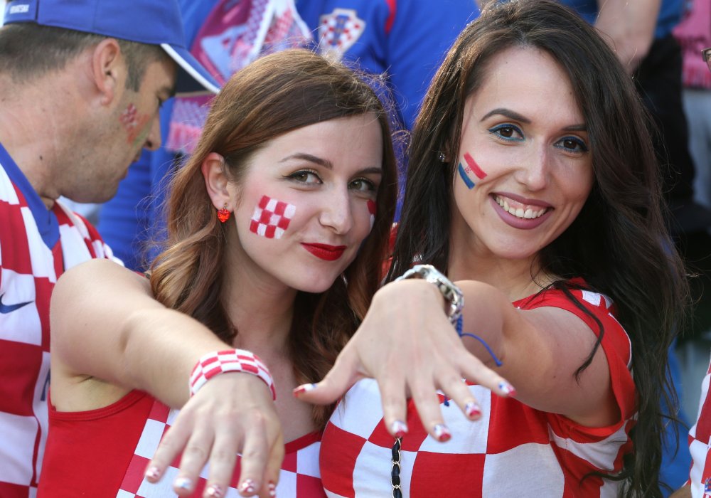 Евро-2016: С такими болельщицами проигрывать нельзя!