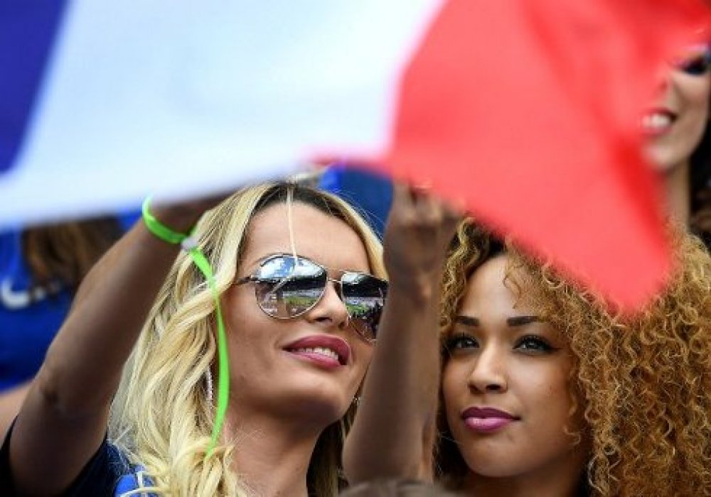 Евро-2016: С такими болельщицами проигрывать нельзя!