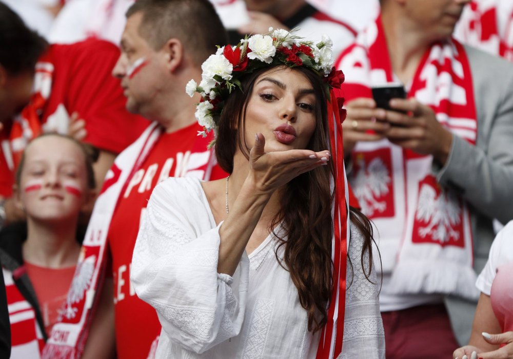 Евро-2016: С такими болельщицами проигрывать нельзя!