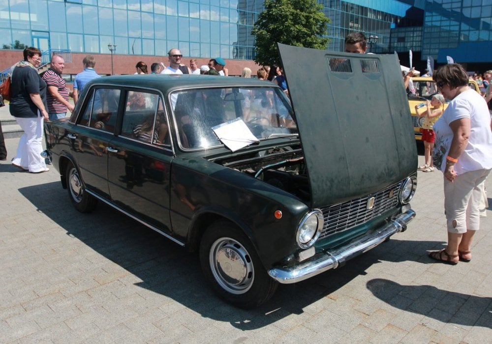 А вот и прототип автомобилей ВАЗ - итальянский Fiat 124.