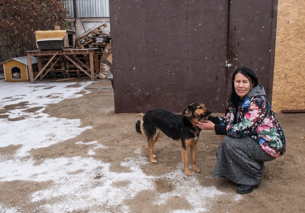 "Мне некоторые люди говорят, вы их слишком много кормите. Не знаю, я считаю, что ведь им в жизни всего то нужно поесть, безопасность и тепло. Они полностью зависят от нас", - говорит Бактыгуль.