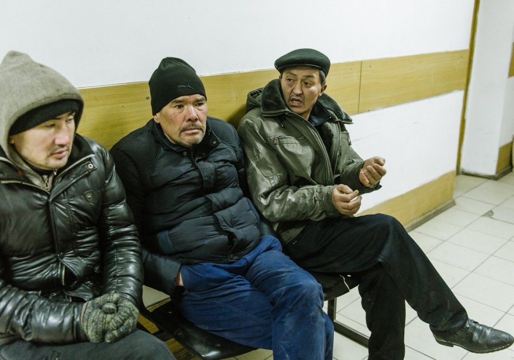 Некоторых бездомных сегодня приняли решение доставить по месту жительства в Темиртау и Костанайскую область.