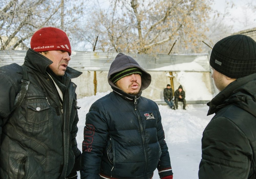 "Так будет же еще холоднее?" - пытаемся вразумить мы этого человека. "Пускай. Но я туда не поеду", - категорично говорит он.