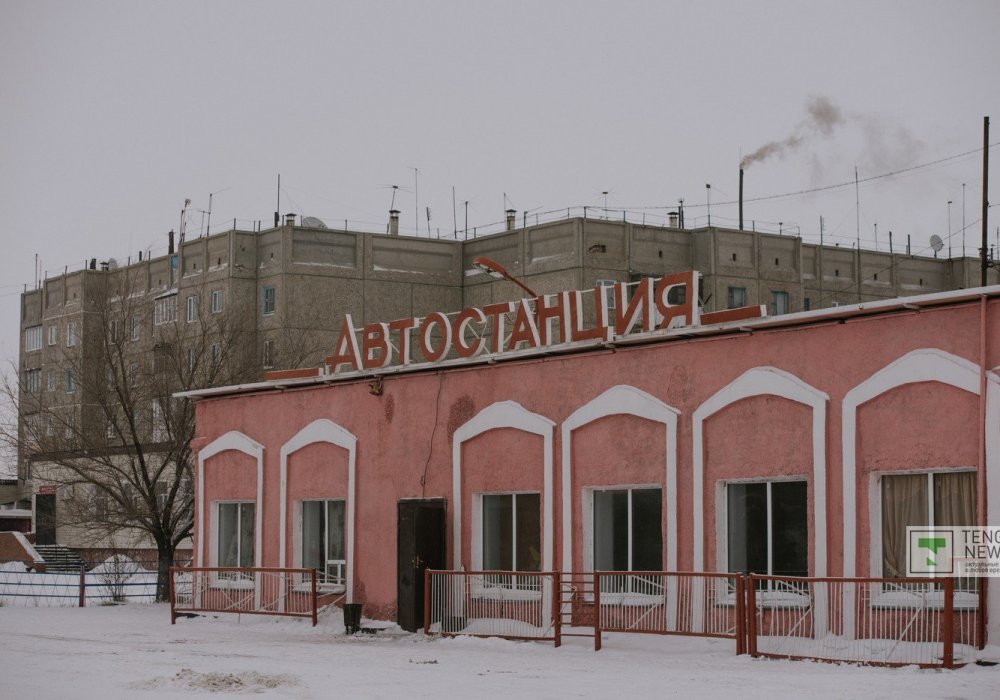 Автостанцию можно смело назвать центром Шахана. Отсюда каждое утро жители уезжают на работу и учебу в Караганду, Сарань и Шахтинск.