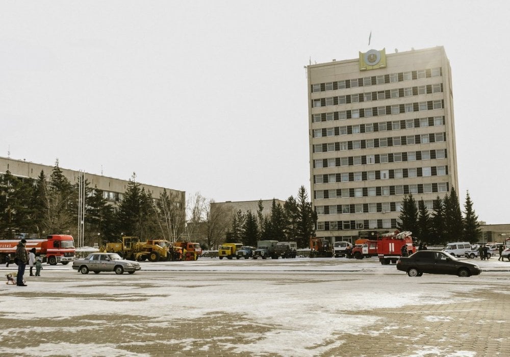 <p>К зданию акимата мы еще вернемся, а пока осмотрим основные улицы города.</p>