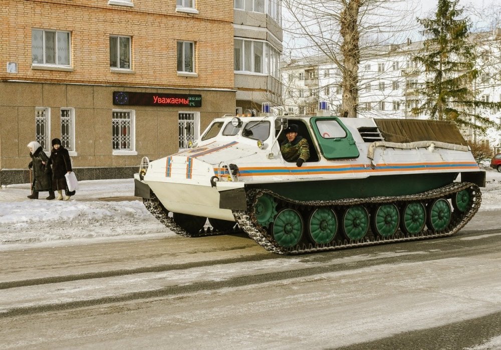 <p>Этот транспорт&nbsp;КЧС мы заметили возле городского акимата.</p>