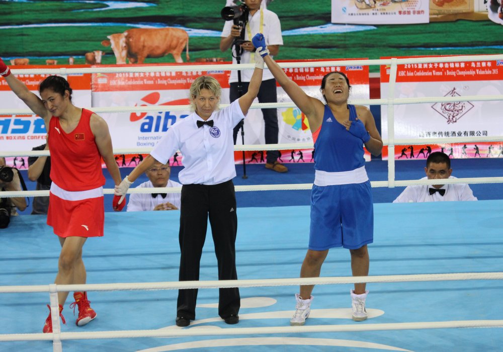 <p>Дарига Шакимова советует всем девушкам не сомневаться в себе: "Если захотели чем-то заниматься – беритесь! Какую бы профессию вы ни выбрали, верьте в себя, мечтайте побольше. Все реально. Нужно, несмотря ни на что, идти к своей цели, отдаваться выбранному, любимому делу всем сердцем, а также оставаться человеком. Если сразу не будет получаться – не ломайтесь, трудитесь, не жалея сил, улыбайтесь и все получится".</p>