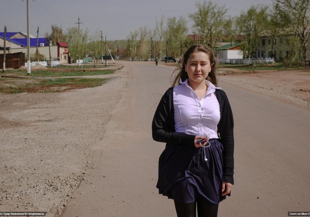 <p>"Здесь в поселке сейчас идут очень большие улучшения, много новых проектов, по сравнению с тем, когда мы сюда переехали. Здесь намного лучше стало, чем было", - говорит Анна.</p>