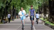 Дороже, чем такси? Как самокатчики заполонили улицы Алматы
