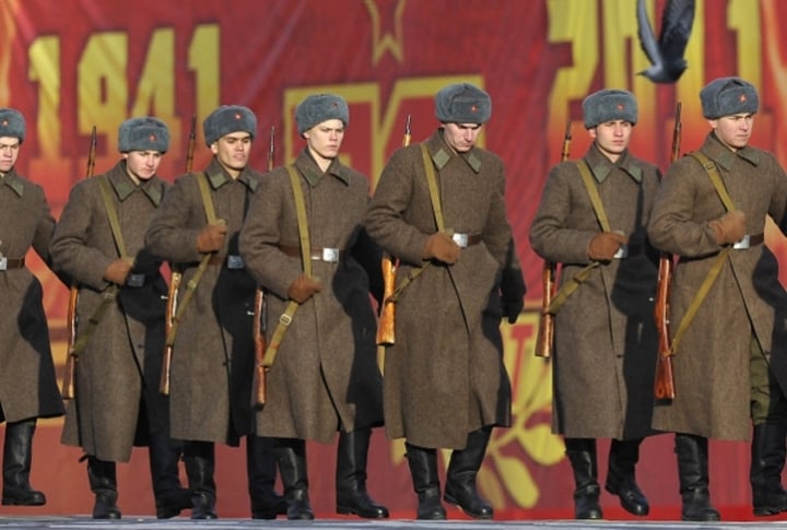 Участники торжественного марша в честь парада 1941 года на Красной площади. Фото ©РИА НОВОСТИ