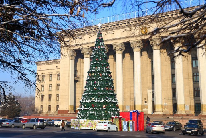 Christmas tree at the Old Square. ©Yaroslav Radlovsky