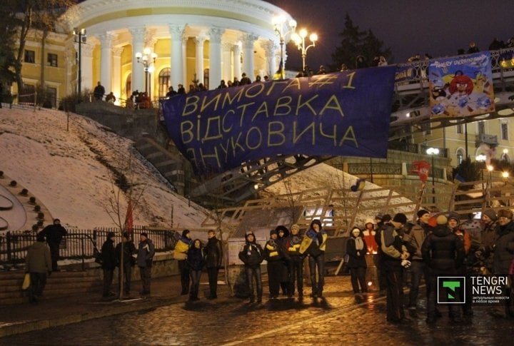 EuroMaidan at night. ©Vladimir Prokopenko