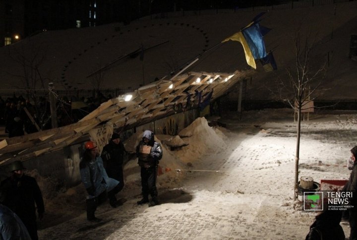 A watch at the barricades. ©Vladimir Prokopenko