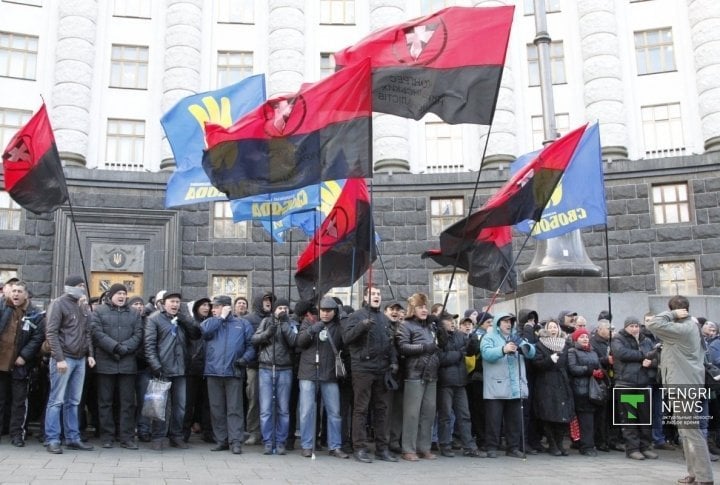 The rallies took place not only at the Independence Sqaure, but in front of the Ministers' Cabinet Hall and Prosecutor's Office. ©Vladimir Prokopenko